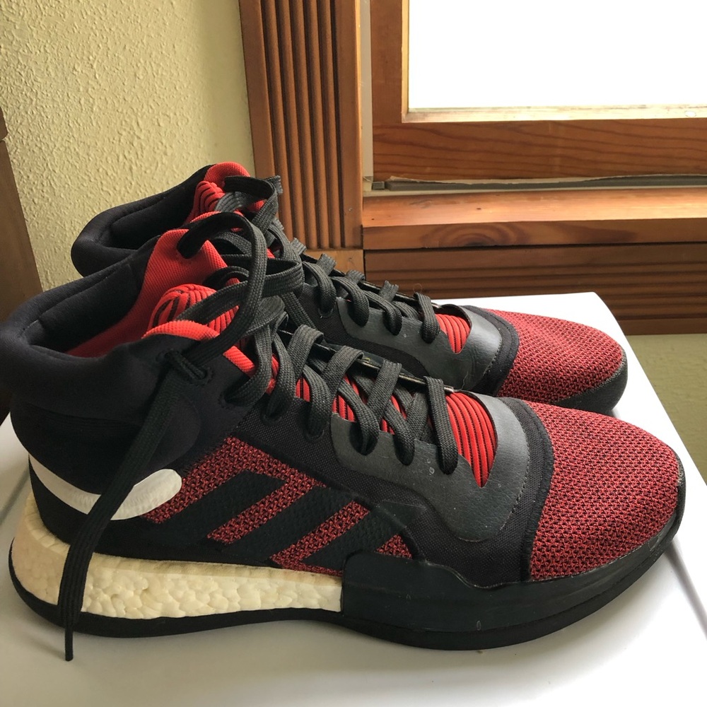 Adidas Mid-Tops in Red and Black